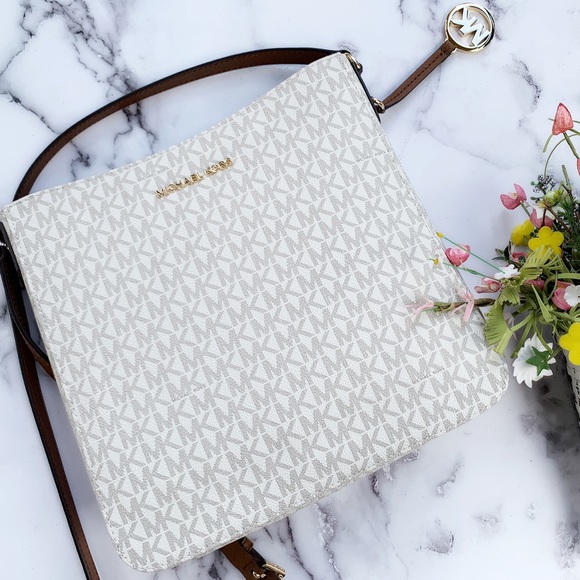 👜💕-NWT Michael Kors Large Messenger Camera Bag - Picture 4 of 7